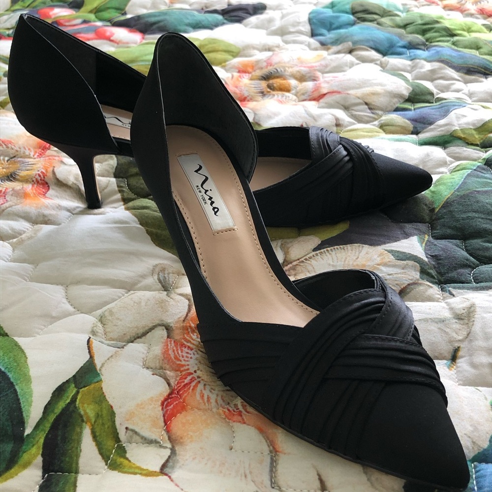 NEW Nina Black Satin Pumps